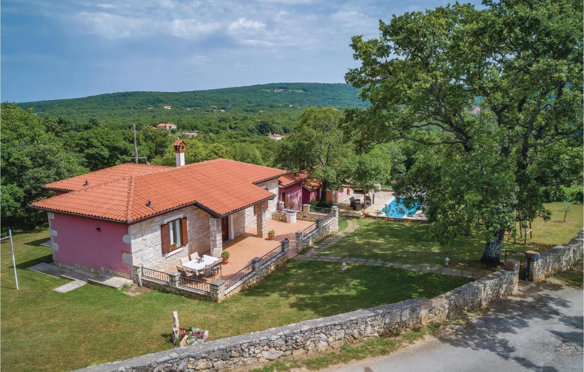 3 Bedroom Nice Home In Breg Raša Exterior foto